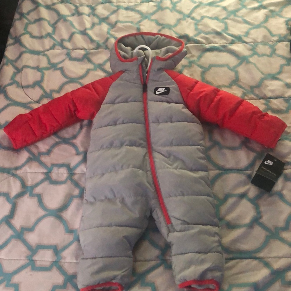Nike baby snowsuit ,size 12m